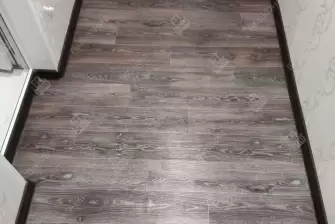 Остекление и отделка балкона под ключ панелями ПВХ и ламинатом