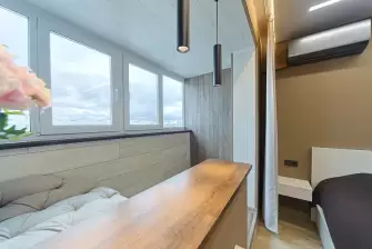 Объединение прямого балкона с комнатой