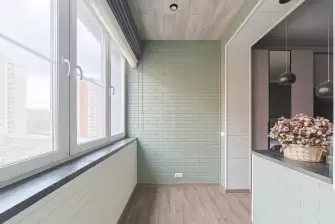 Остекление и отделка балкона Сапожок