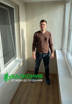 Ламинат и теплое остекление стандартной лоджии