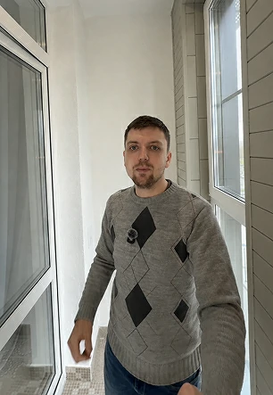Обшивка лоджии стеновым паркетом из липы