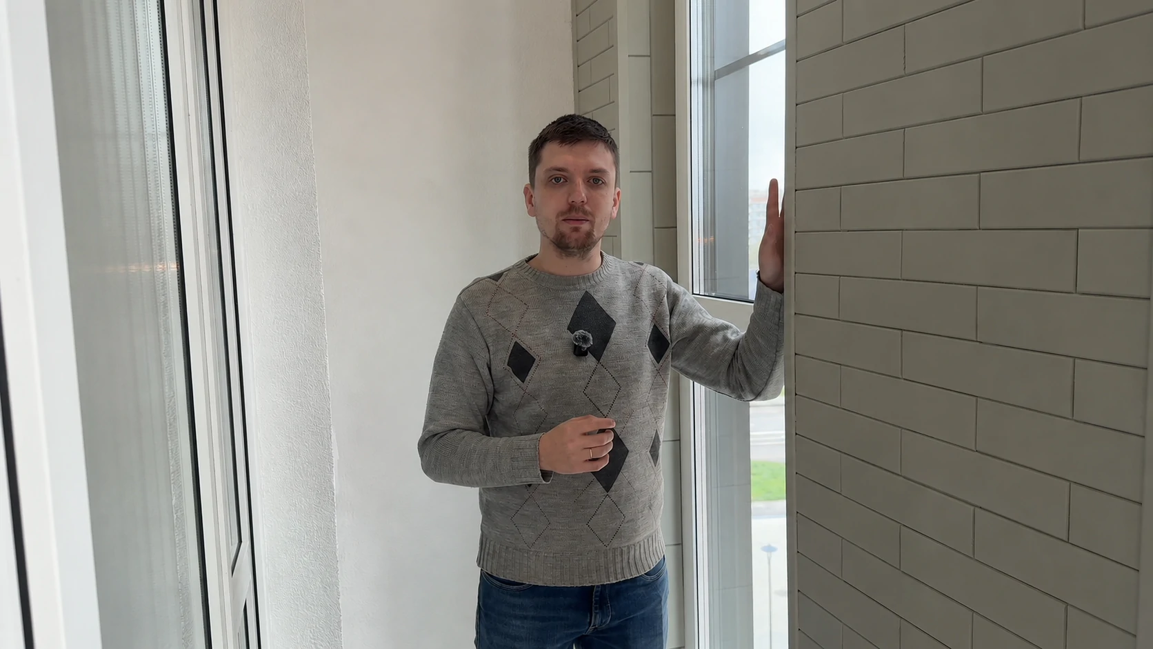 Преимущества стенового паркета для балкона и лоджии
